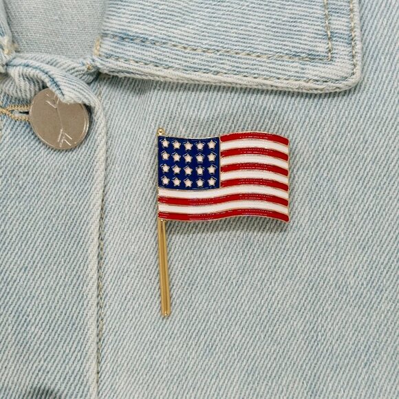 ✨USA American Flag Pin Classic Enamel Brooches National Flag Patriotic Pin - Picture 1 of 5